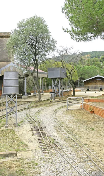 バルセロナのラ Oreneta にある公園から小さな電車2016 カタルーニャ スペイン — ストック写真