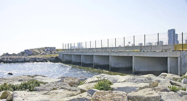 Bağlantı Noktası Forumu Beton Dike Temmuz 2015 Barcelona Catalunya Spanya — Stok fotoğraf