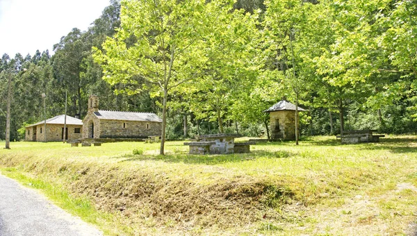 Landschap Met Hermitage Picknickplaats Aan Een Weg Galicië Mei 2016 — Stockfoto