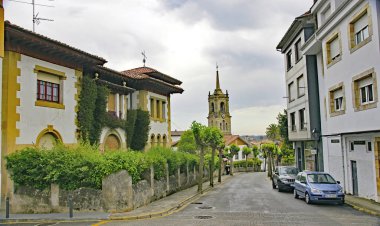 Colunga 'nın Asturias Prensliği manzarası; 17: 25. ; 29 Mayıs 2017; Asturias, İspanya, Avrupa