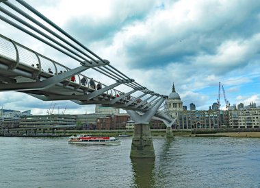 Londra 'nın genel görünümü, 16: 10. ; 15 Ağustos 2016; İngiltere, Avrupa