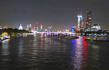 Londra 'nın genel görünümü, 16: 10. ; 15 Ağustos 2016; İngiltere, Avrupa