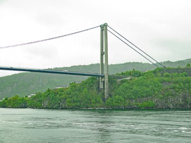 Norveç fiyortlarının manzarası, 13: 55. ; Haziran 2017;