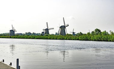 Panormica de Kinderdijk; 14:30 p.m.; 27 de Agosto de 2.017; Holanda, Pases, Bajos, Europa