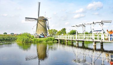 Panormica de Kinderdijk; 14:30 p.m.; 27 de Agosto de 2.017; Holanda, Pases, Bajos, Europa