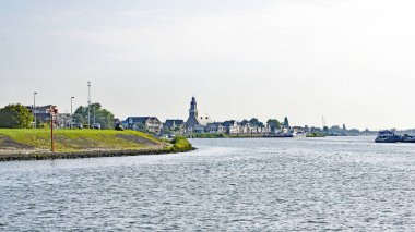 Overview of Nieuw-Lekkerland from the river; 12:30 pm.; August 29, 2017; Holland, Netherlands, Europe