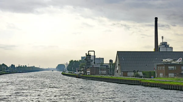 Indústria Natureza Margens Rio Waal Holanda Agosto 2016 Holanda Holanda — Fotografia de Stock