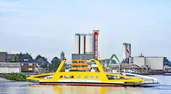 Strefa Przemysłowa Nad Rzeką Mosą Godz Lipca 2018 Holandia Europa — Zdjęcie stockowe