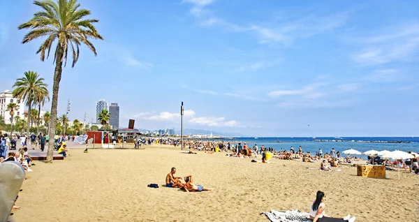 Panorama Plaży Rzeźbą Estel Ferit Barcelonie Lipca 2016 Katalonia Hiszpania — Zdjęcie stockowe