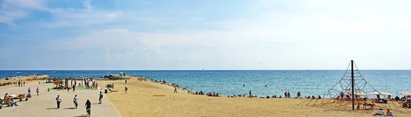 Panoramica Della Spiaggia Con Scultura Estel Ferit Barceloneta Luglio 2016 — Foto Stock