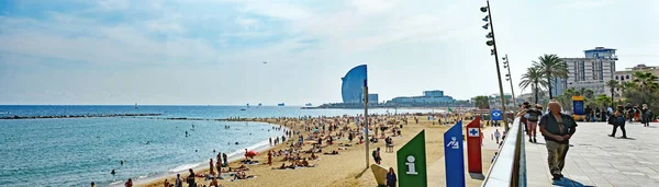 Panorámica Playa Con Escultura Estel Ferit Barceloneta Julio 2016 Cataluña — Foto de Stock