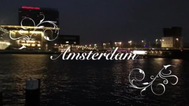 Amsterdam 'ın gece panorama videosu, 22: 20; 15 de Agosto de 2017; Hollanda, Hollanda, Avrupa