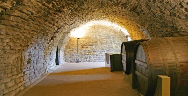 Sant Pere de Casserres Manastırı, 13: 20; 15 de Junio de 2016; Comarca del Osona, Barcelona, Katalonya, İspanya, Avrupa