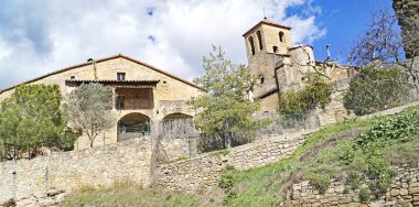 Talamanca manzarası: 13: 20, 15 Temmuz 2017; Comarca de Bages, Barcelona, Katalonya, İspanya, Avrupa
