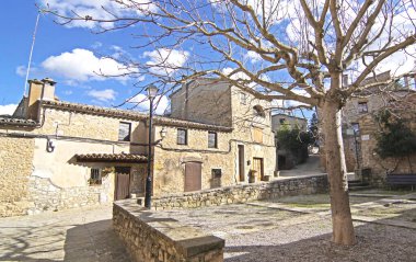 Talamanca manzarası: 13: 20, 15 Temmuz 2017; Comarca de Bages, Barcelona, Katalonya, İspanya, Avrupa