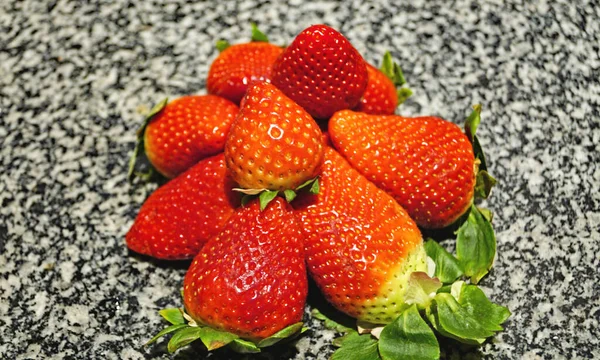 Fresas Mármol Cocina —  Fotos de Stock