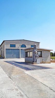 Saat 12: 45 'te Penedes' te kamyon terazisi. ; 18 Temmuz 2018 Vilafranca del Penedes, Barcelona, Katalunya, İspanya, Avrupa