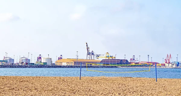 Vue Plage Arbeyal Avec Sculpture Rendant Hommage Aux Enfants Guerre — Photo