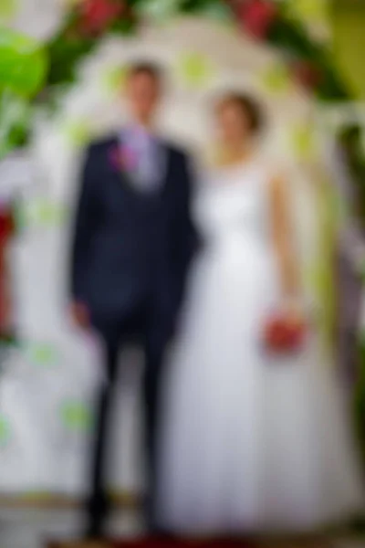 Recién casados el día de su boda, borroso —  Fotos de Stock