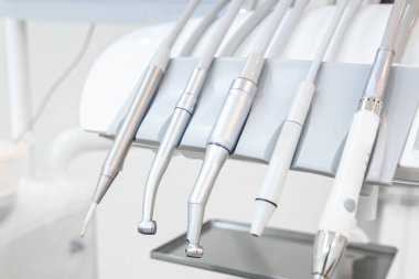 Diş ofiste diş aletleri