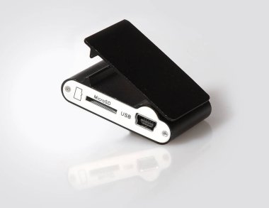  mp3 player gri arka plan siyah giriş kanca