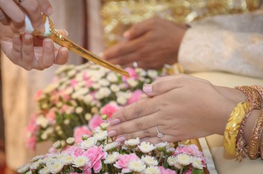  Evlilik su yeniden başlatın, Tay geleneği.