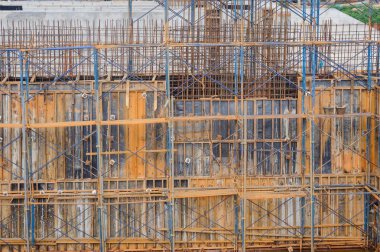 Metal iskele iş tarafından görünümünü Th baraj inşaat sitesinde