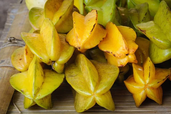 Fresh organic star apple fruits. — Stock Photo, Image