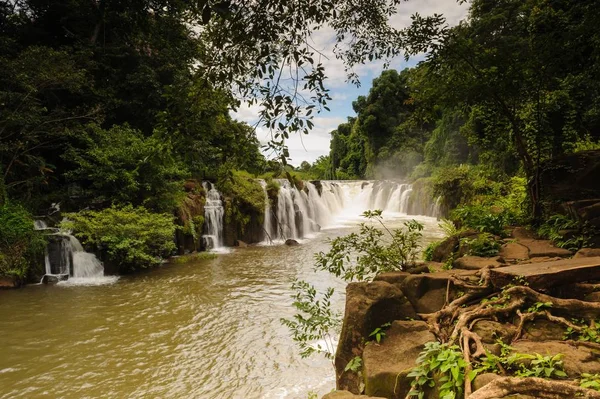 Tad Pha Souam waterfall Bajeng National Park, Paksa South Laos. — Stock Photo, Image