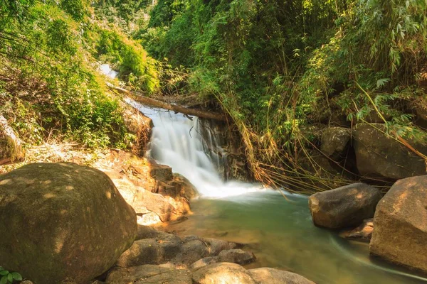 Beautiful Krathing waterfall in National Park, Thailand. — Stock Photo, Image