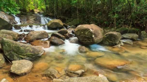 Timelape, Bella cascata Krathing nel Parco Nazionale, Thailandia . — Video Stock