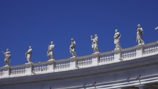 Socha, Vatican City State 2017-06-07: panoramatický pohled St. Peter's Basilica Vatikánského městského státu — Stock video