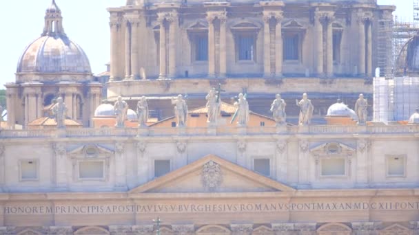 Panoramatický pohled St. Peter's Basilica Vatikánského městského státu — Stock video