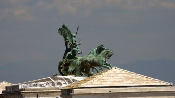 Rome rooftop view with ancient architecture in Italy — Stock Video