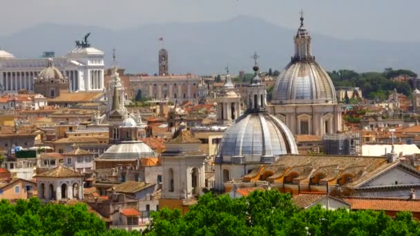 Rome rooftop view with ancient architecture in Italy — Stock Video