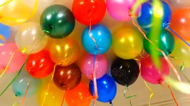 bir tatil önce tavanda ağırlığında jel balonlar