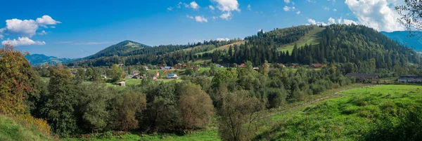 Panoramic view of the carpathian village. Ivano-Frankivsk region, Ukraine — Stock Photo, Image