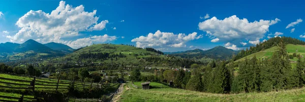 Panoramic view of the carpathian village of Krasnik. Ivano-Frankivsk region, Ukraine — Stock Photo, Image