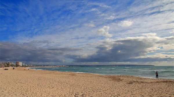 Landskap av stranden på ön Palma de Mallorca i — Stockfoto