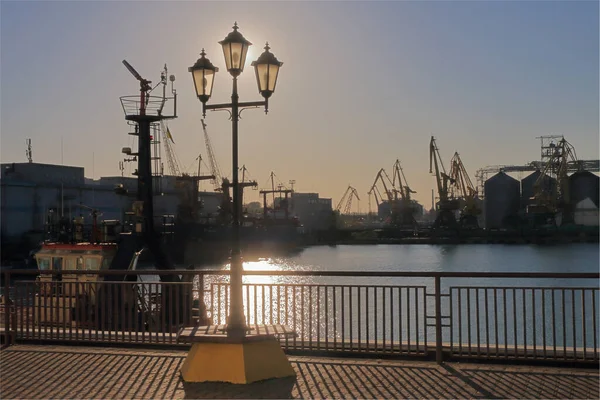 Foto Tirada Ucrânia Imagem Mostra Porto Odessa Pôr Sol — Fotografia de Stock
