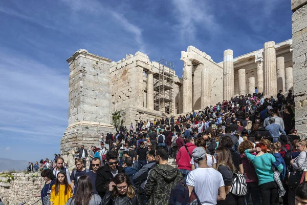 Atina Yunanistan Mart 2018 Açılışı Sonrasında Akropolis Bir Grup Turist — Stok fotoğraf