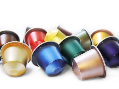 Renkli kahve kapsül