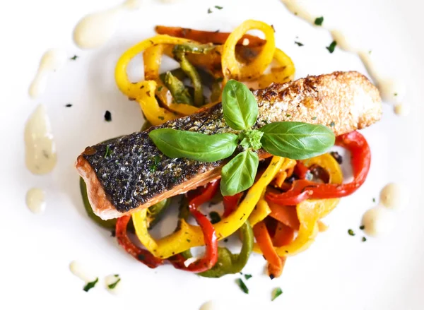 Delicious salmon filet and red bell pepper — Stock Photo, Image