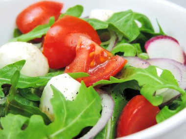 Taze Roka Salatası mozzarella peyniri ile