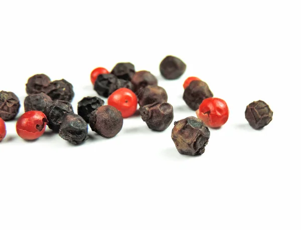 Röd och svart peppar — Stockfoto