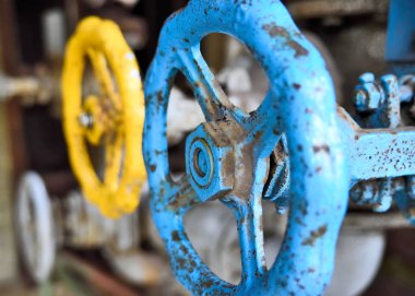 Eski renkli sanayi vanaları