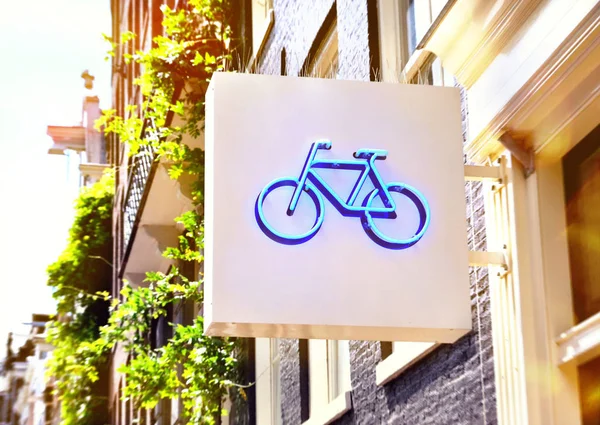 Signo de tienda con símbolo de bicicleta — Foto de Stock