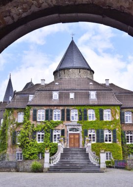 Taret ve Ivy ile büyümüş Kalesi