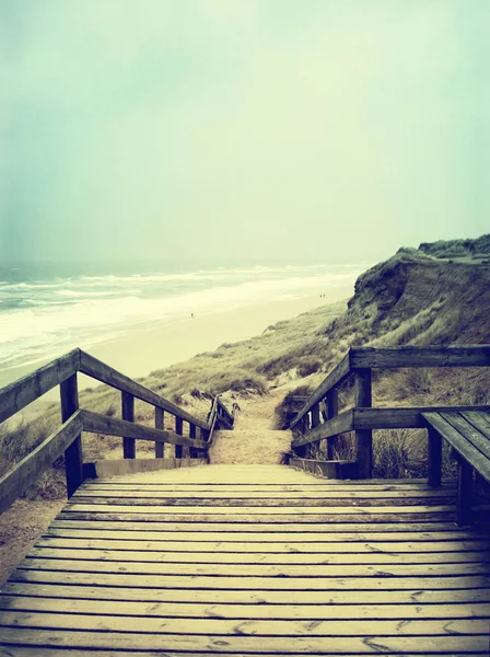 해변까지 나무 계단 — 스톡 사진