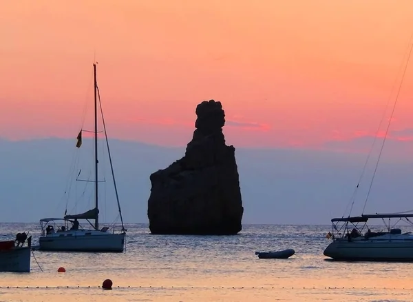 Zonsondergang scène op strand Benirras — Stockfoto